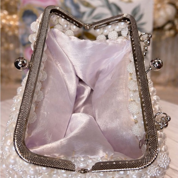 🐚Luxurious Pearl- Handmade Pearl Clutch – Esther Collection - Picture 5 of 5